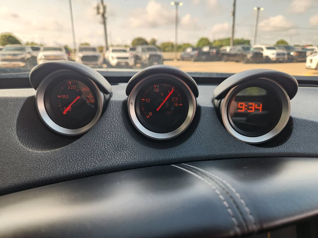 Used 2016 Nissan 370Z Touring RWD image 17