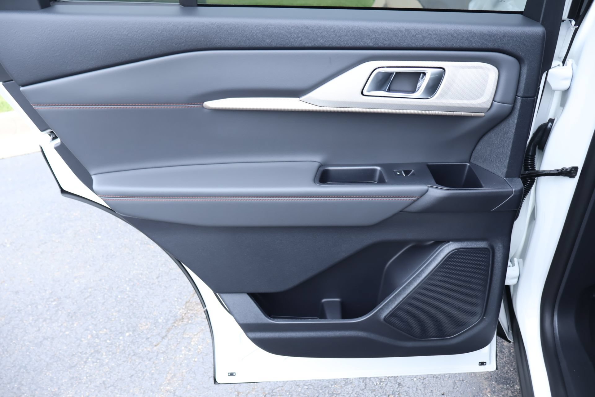 New 2026 Ford Explorer Active w/ Active Comfort Package AWD/4WD image 18