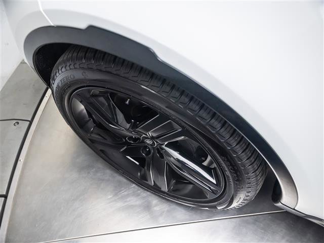 New 2026 Land Rover Discovery Limited Edition image 13