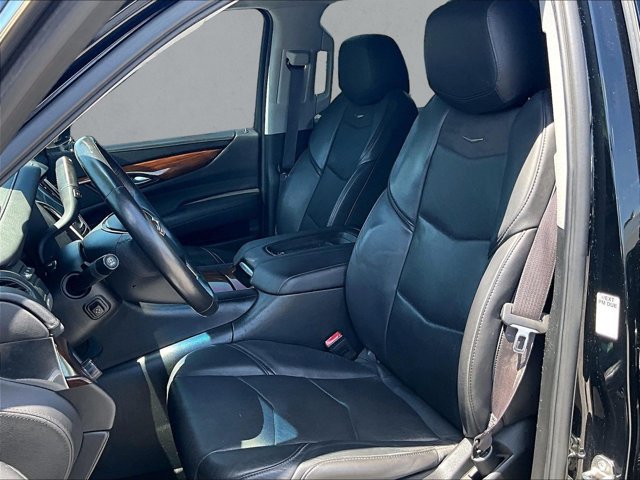 Used 2017 Cadillac Escalade ESV Luxury RWD image 27