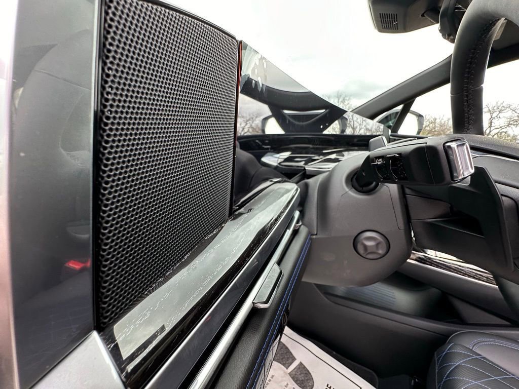 New 2025 Cadillac Escalade IQ Sport 1 w/ LPO, ONYX Package AWD/4WD image 37