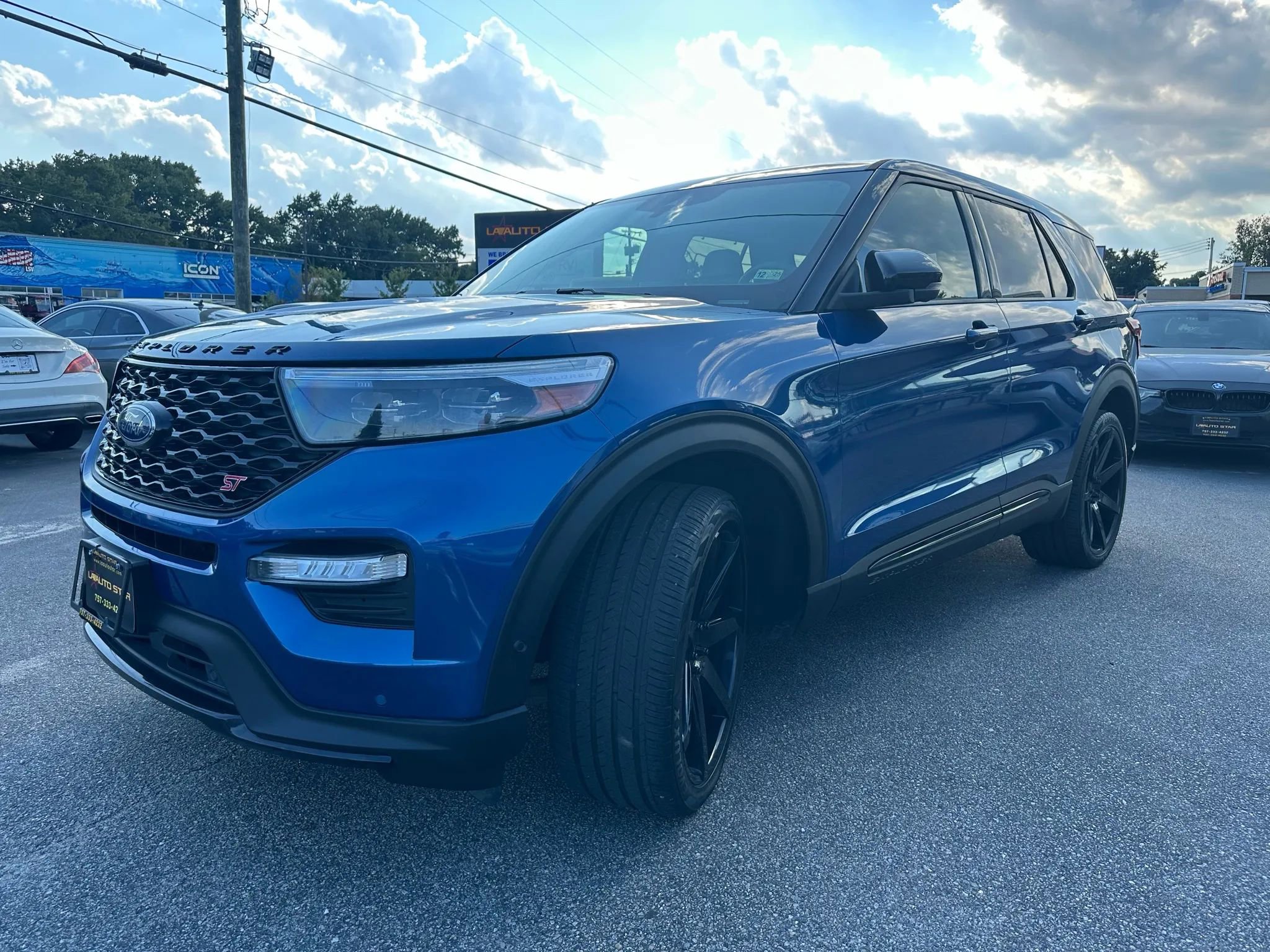 Used 2021 Ford Explorer ST w/ Equipment Group 401A image 7