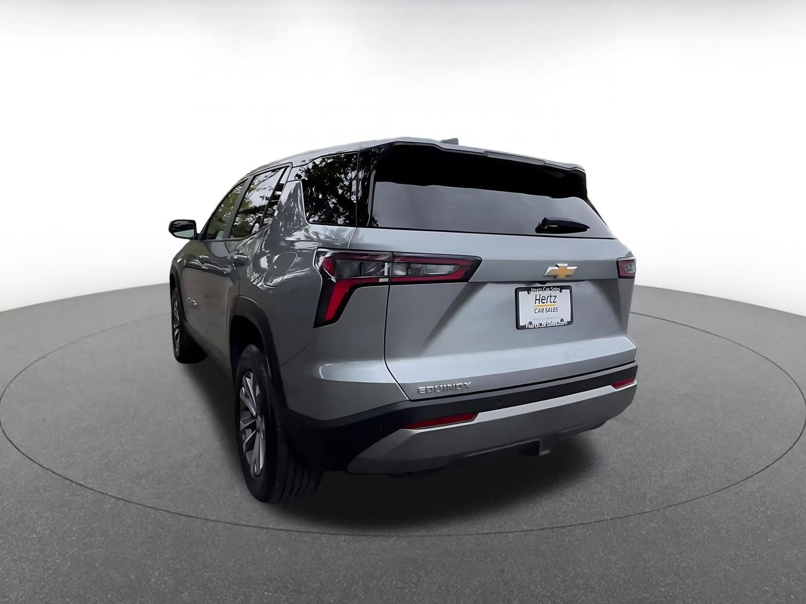 Used 2025 Chevrolet Equinox LT FWD image 11