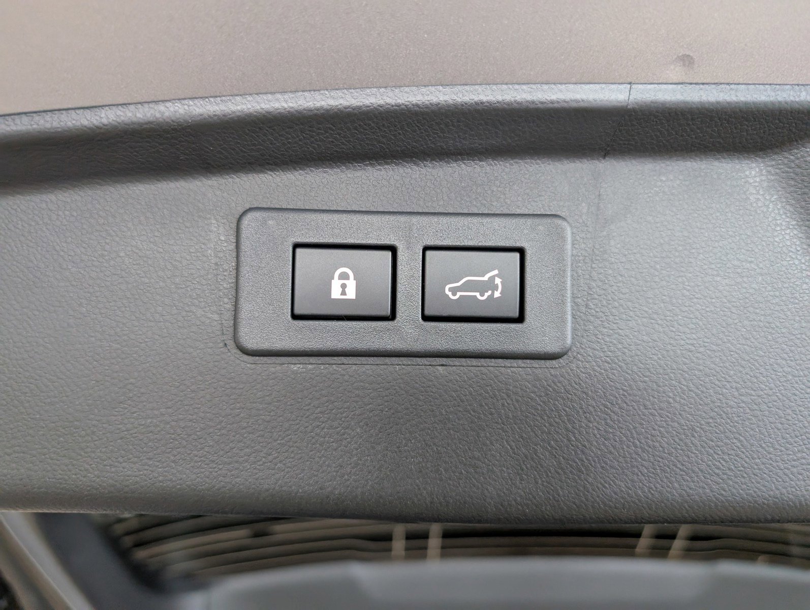 Certified 2025 Subaru Outback Premium image 22