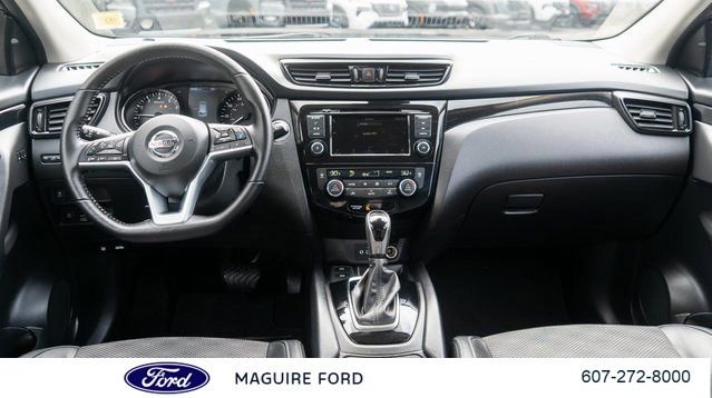 Used 2022 Nissan Rogue Sport SV w/ Technology Package AWD/4WD image 18