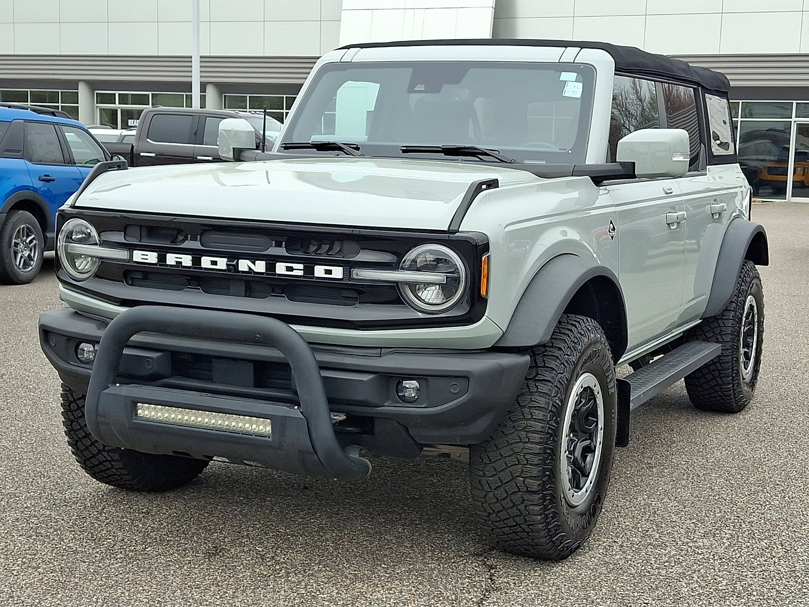 Certified 2022 Ford Bronco Outer Banks w/ Sasquatch Package image 4