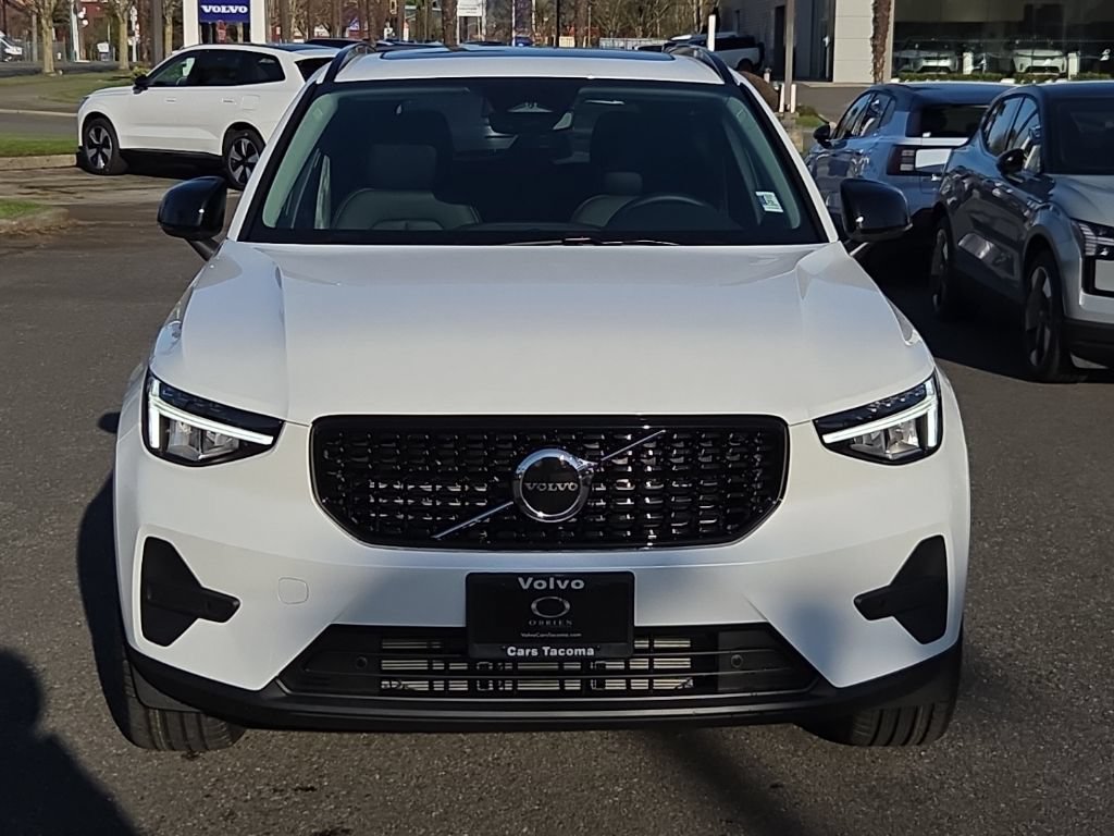 New 2026 Volvo XC40 B5 Core w/ Climate Package AWD/4WD image 11