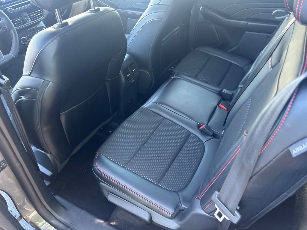 Used 2025 Ford Escape ST-Line Select AWD/4WD image 27