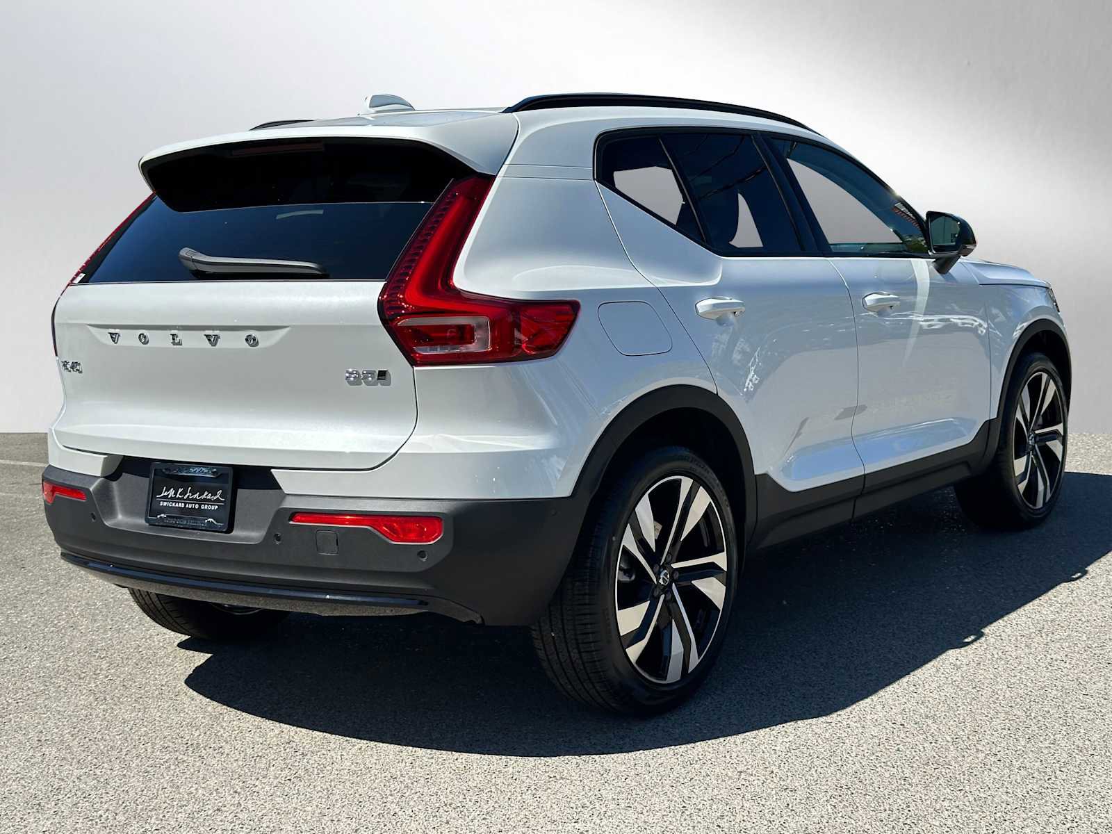 New 2025 Volvo XC40 B5 Plus w/ Protection Package Premier image 3