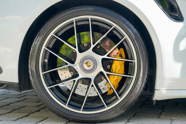 Used 2017 Porsche 911 4 Coupe AWD/4WD image 33