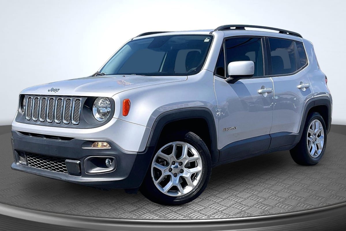 Used 2015 Jeep Renegade Latitude FWD image 12