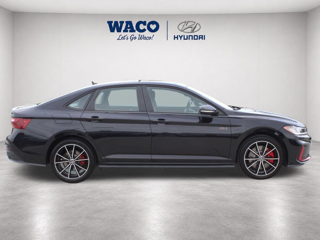 Used 2025 Volkswagen Jetta GLI Autobahn FWD image 8
