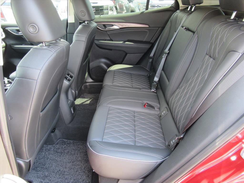 Used 2023 Buick Envision Avenir image 33