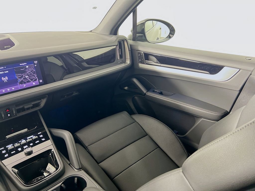 New 2026 Porsche Cayenne image 26