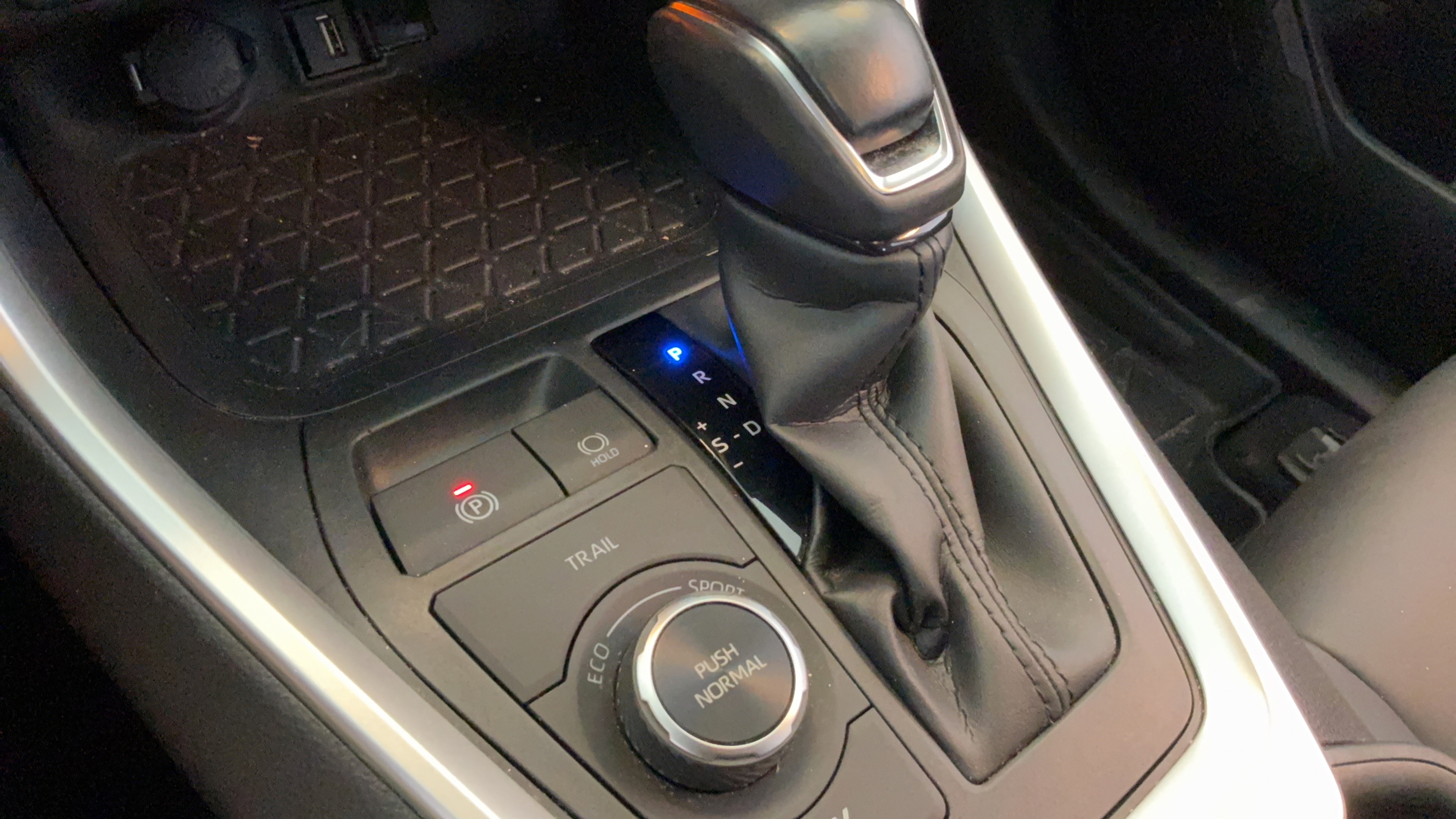 Certified 2021 Toyota RAV4 XLE Premium AWD/4WD image 14