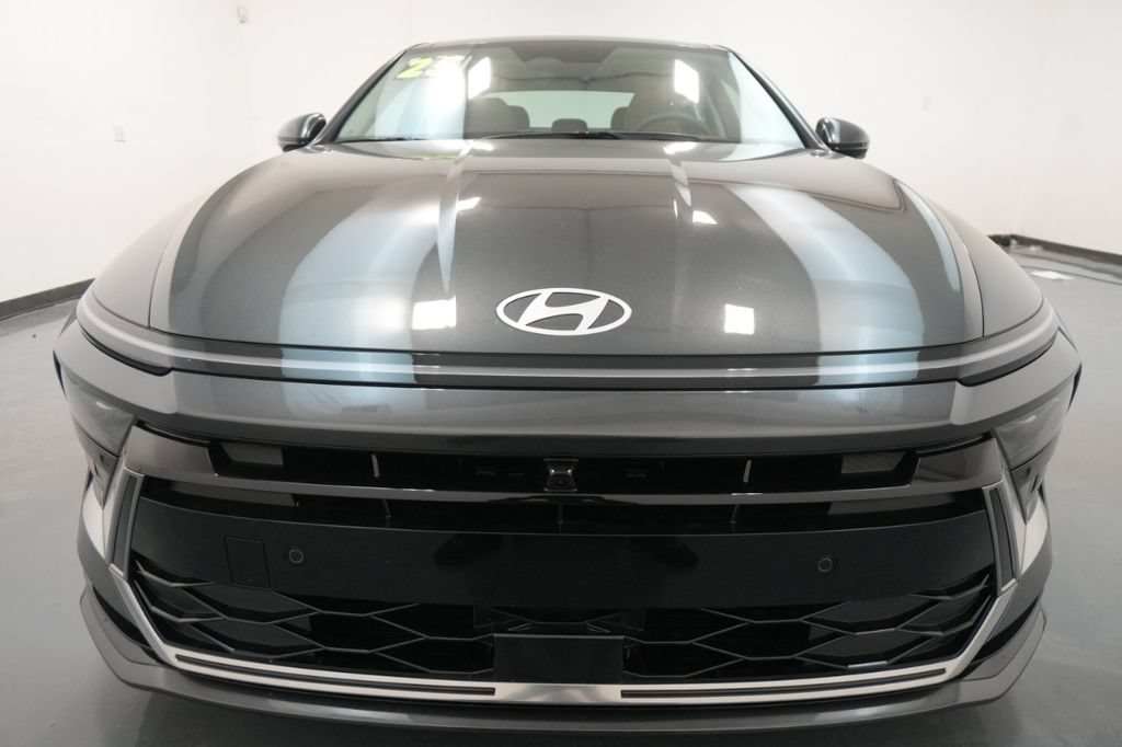 New 2025 Hyundai Sonata Limited FWD image 13
