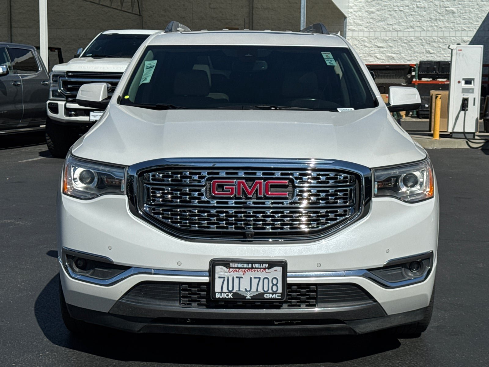 Certified 2017 GMC Acadia Denali w/ Technology Package FWD image 3