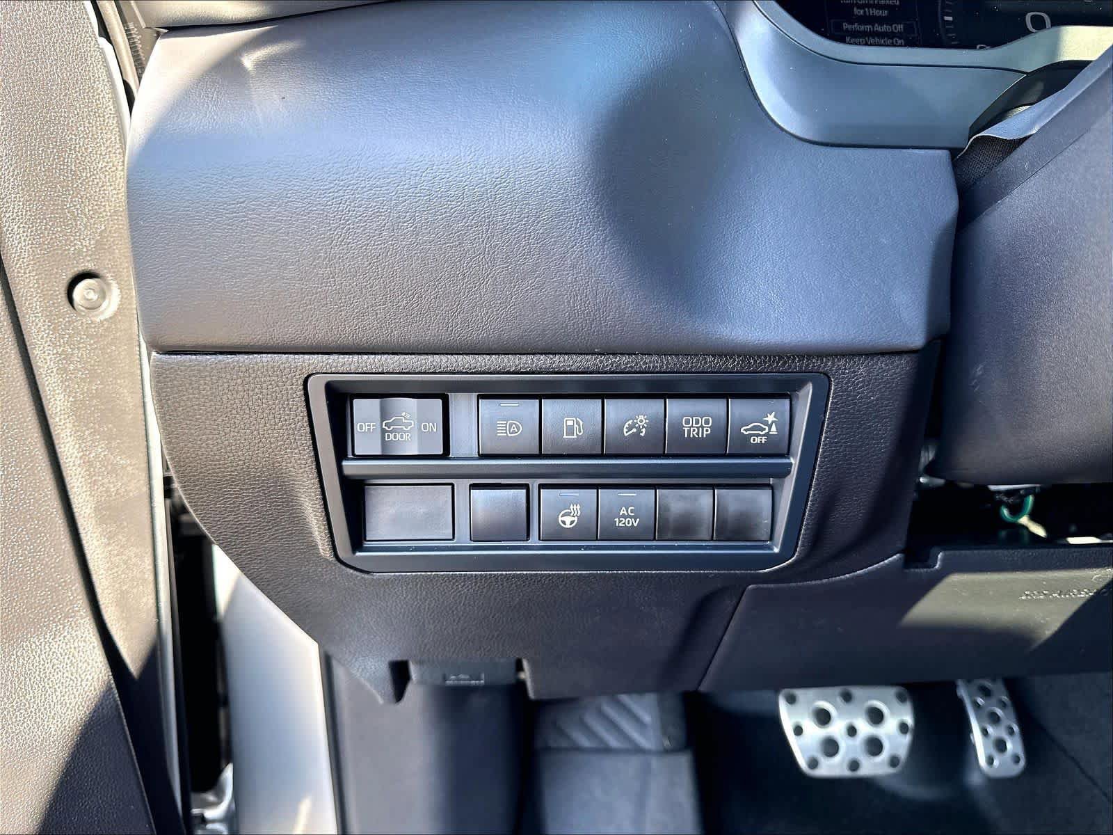 Used 2025 Toyota Tundra Platinum w/ TRD Off-Road Package AWD/4WD image 38