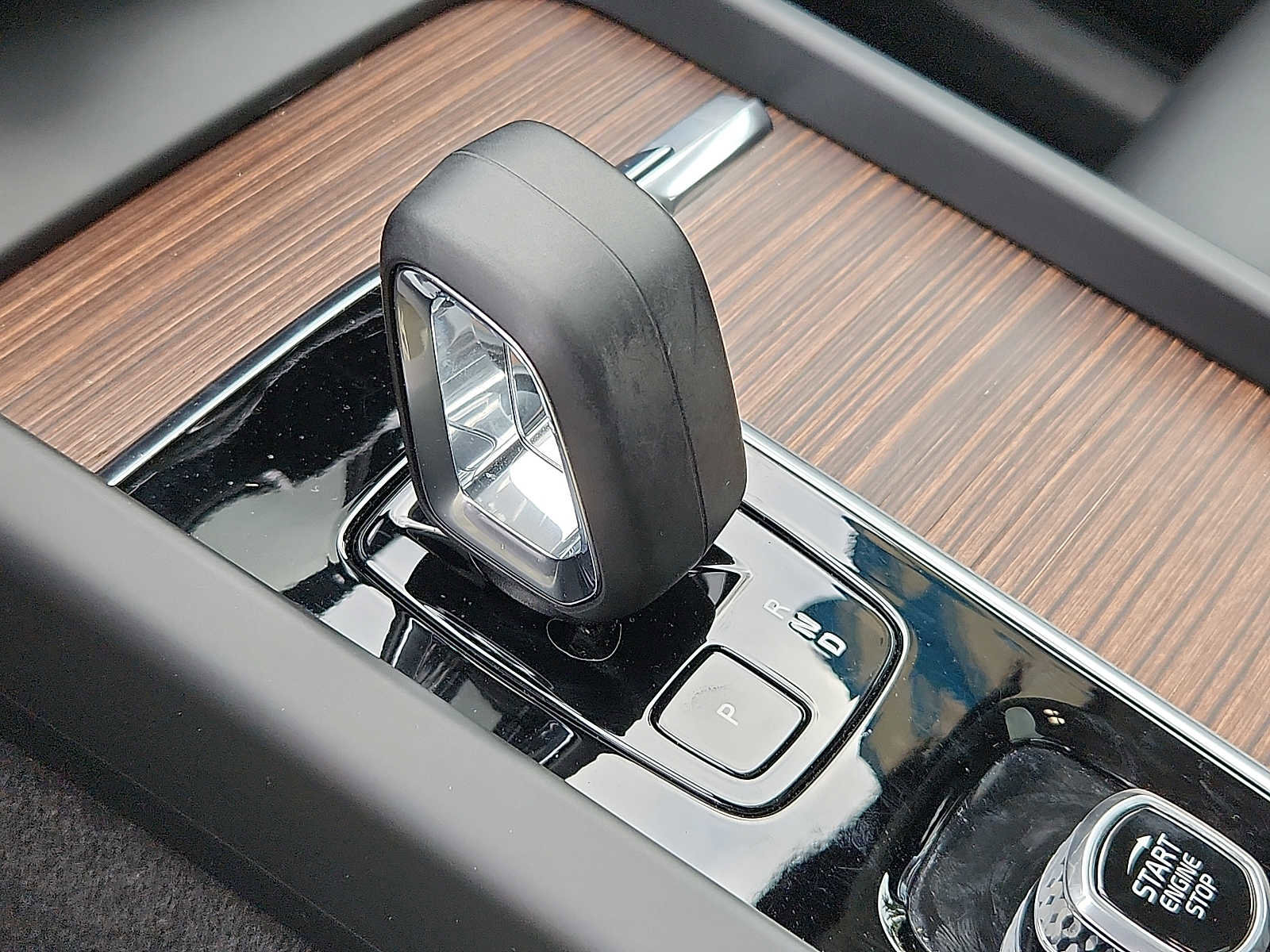 Certified 2023 Volvo XC60 B5 Plus w/ Climate Package image 14