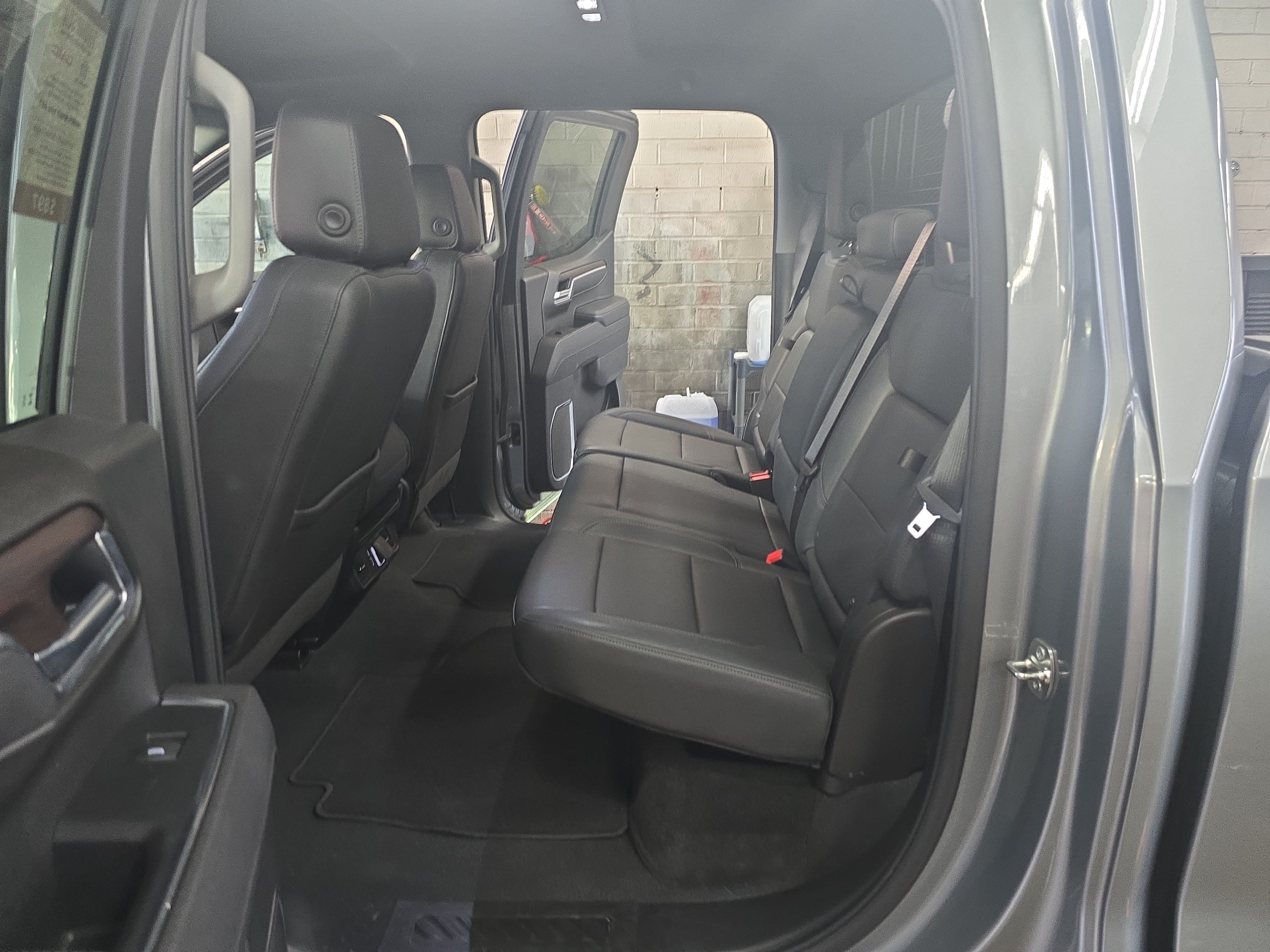 Used 2025 GMC Sierra 1500 SLT AWD/4WD image 14