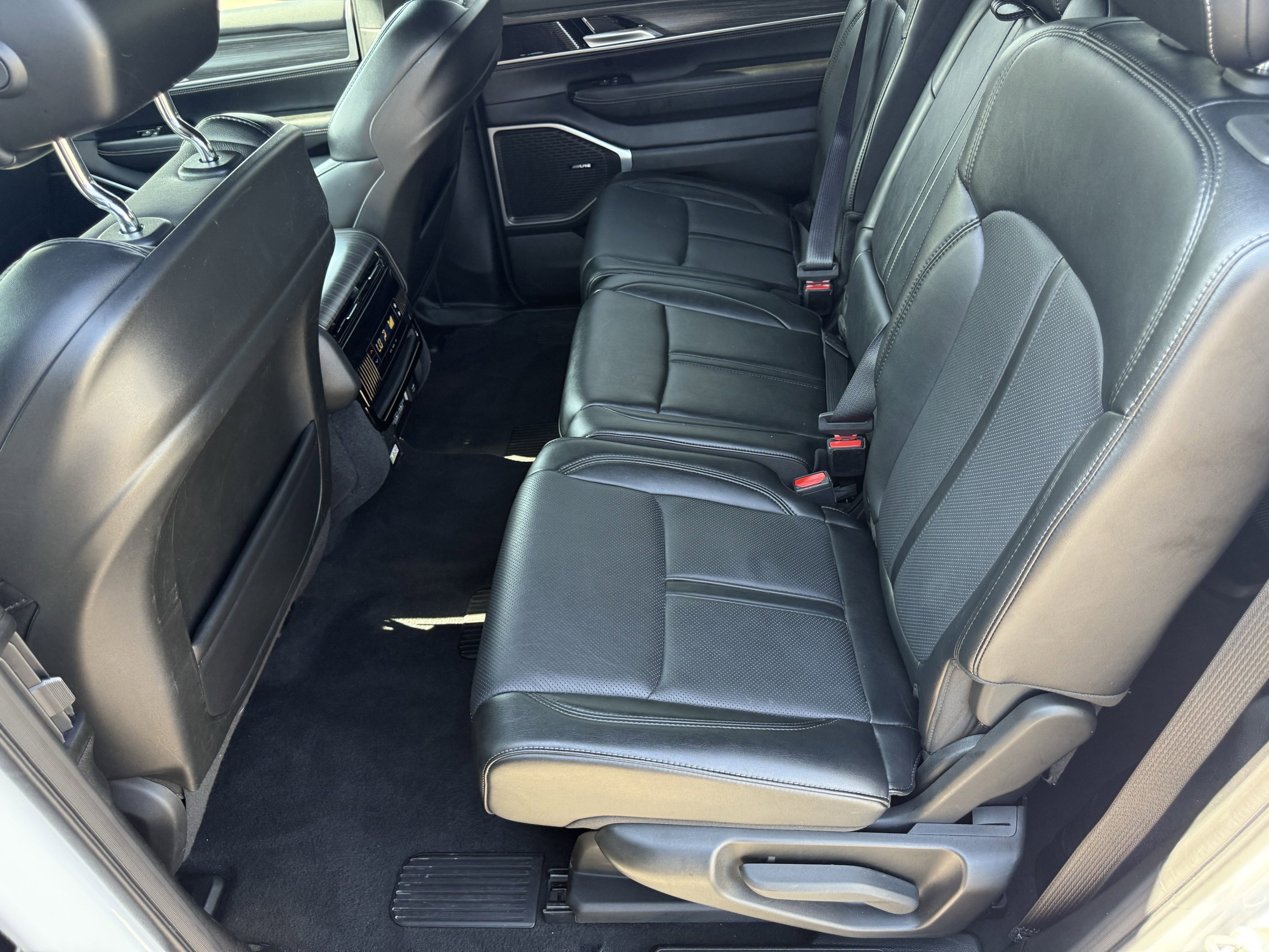 Used 2024 Jeep Wagoneer Series II w/ Flexible Seating Group image 41