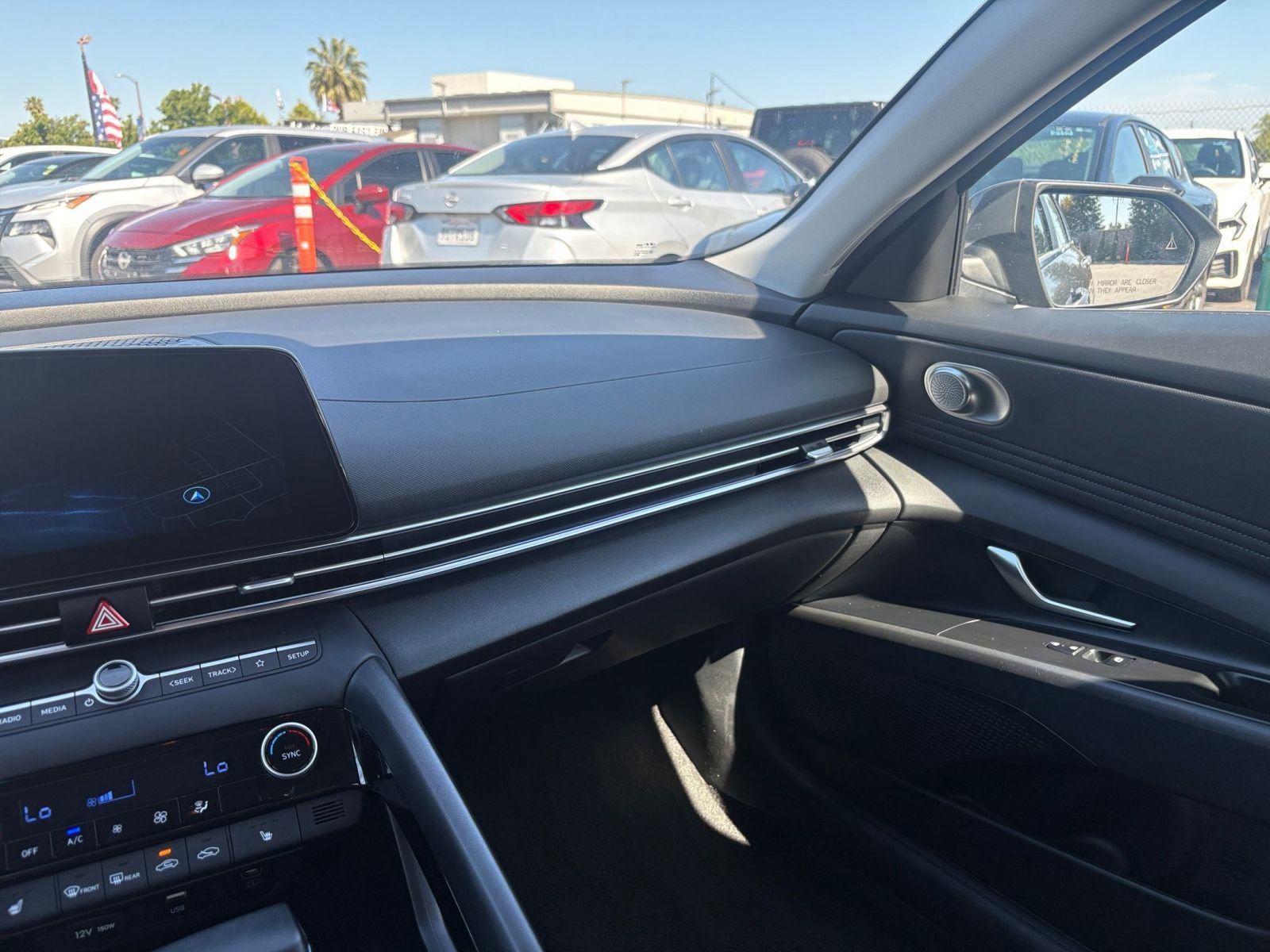 Used 2025 Hyundai Elantra SEL FWD image 36