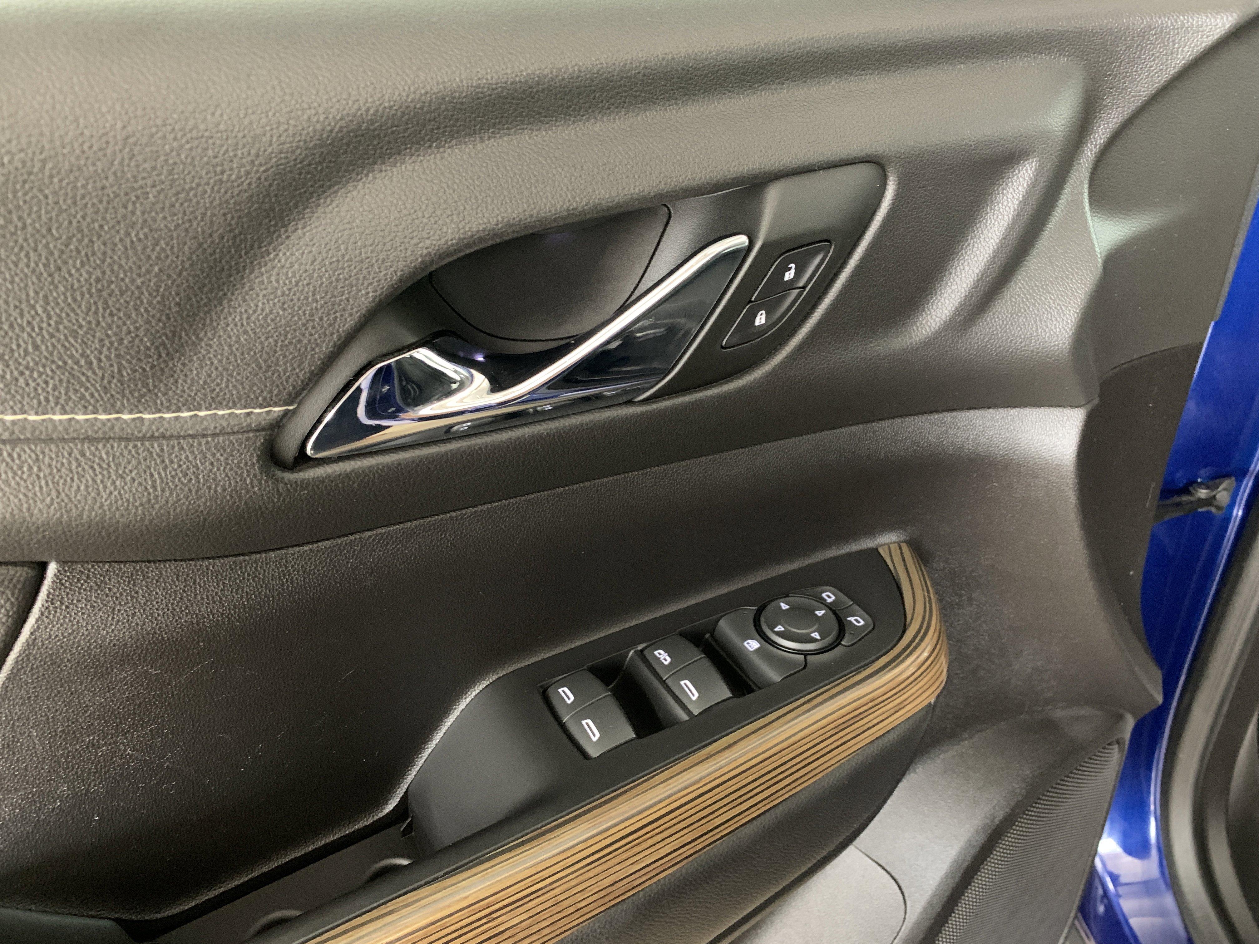 Used 2023 GMC Acadia SLE w/ Elevation Edition image 16