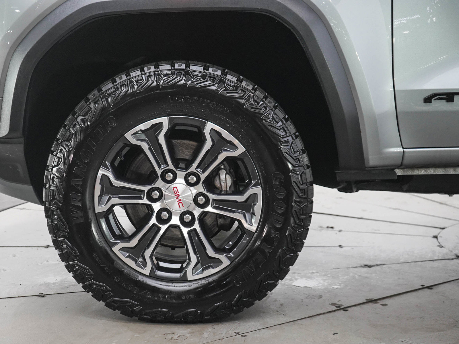 Used 2023 GMC Canyon AT4 w/ AT4 Premium Package AWD/4WD image 27