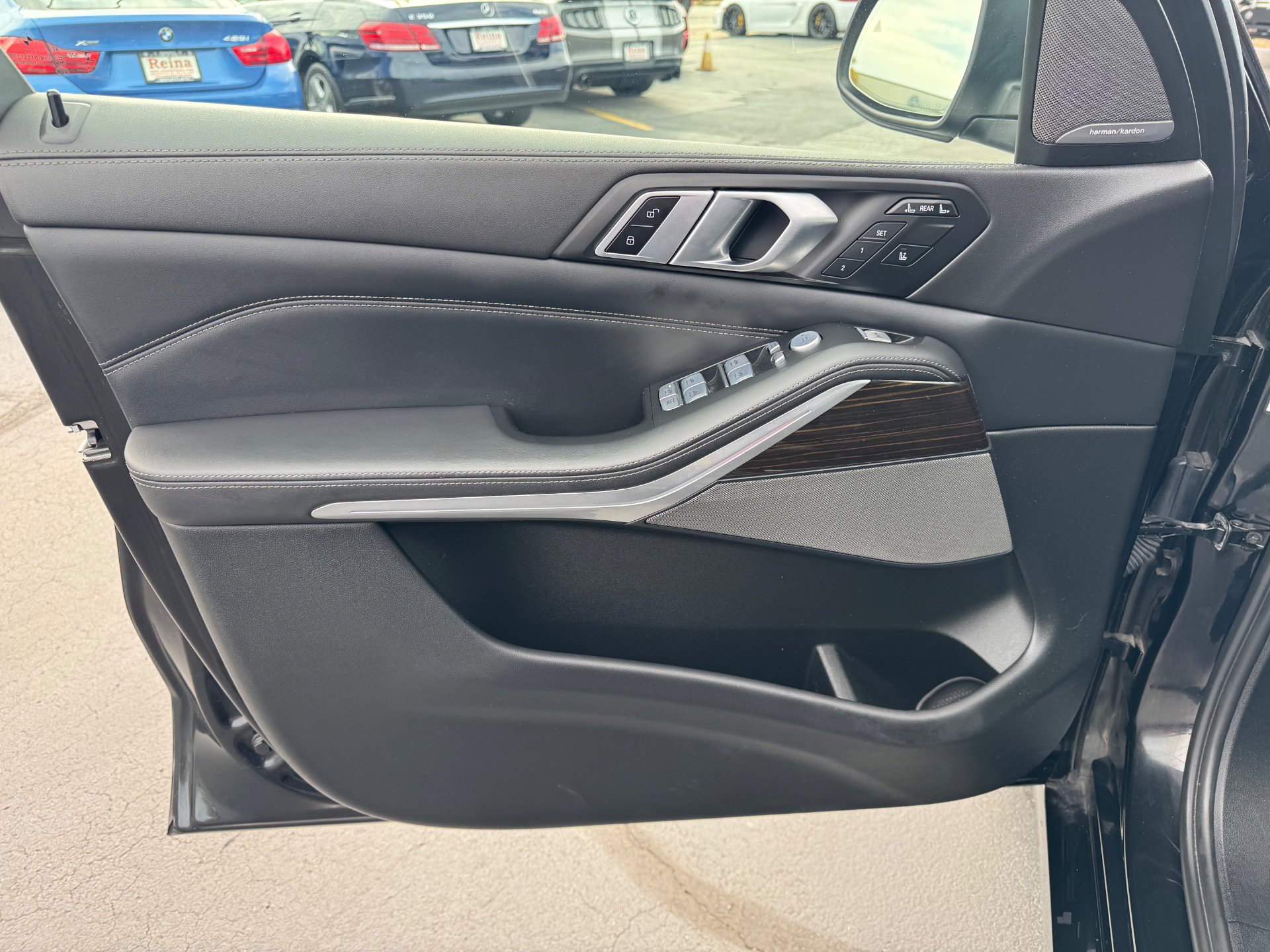 Used 2023 BMW X7 xDrive40i image 4