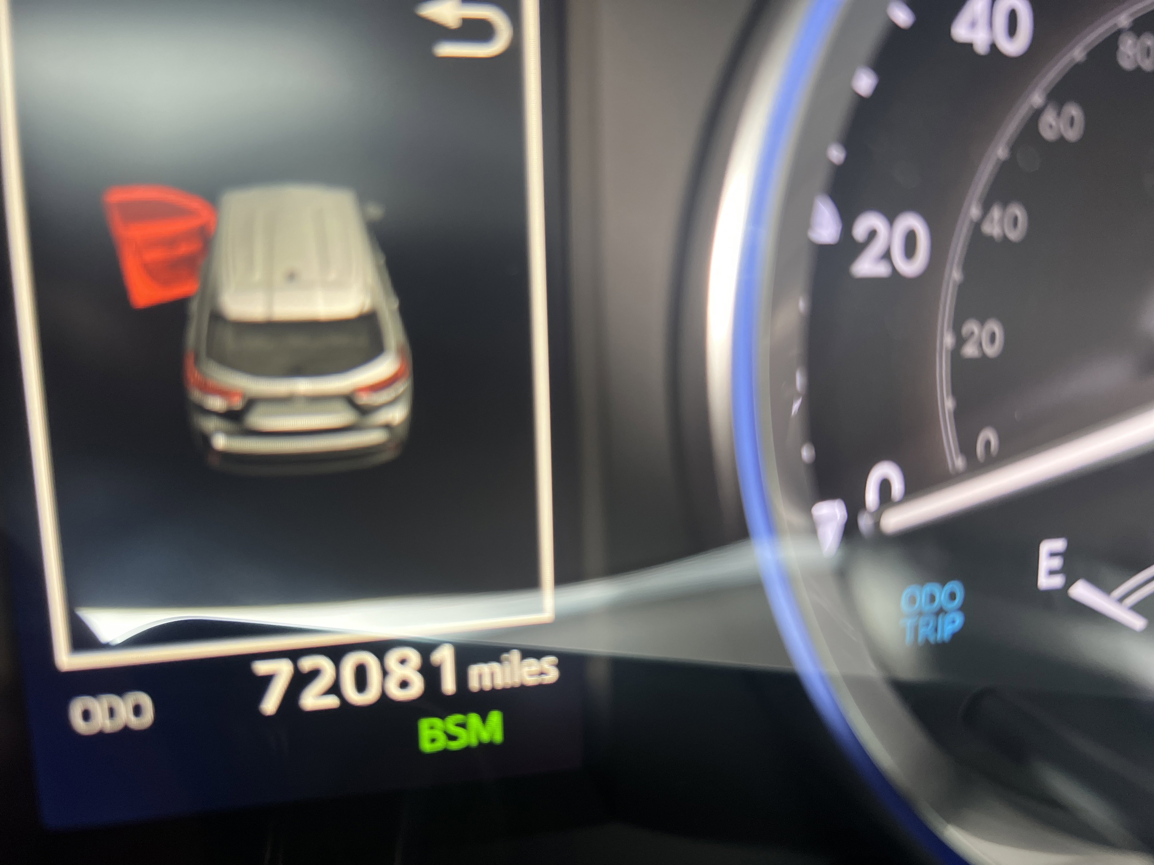 Used 2019 Toyota Highlander XLE image 4