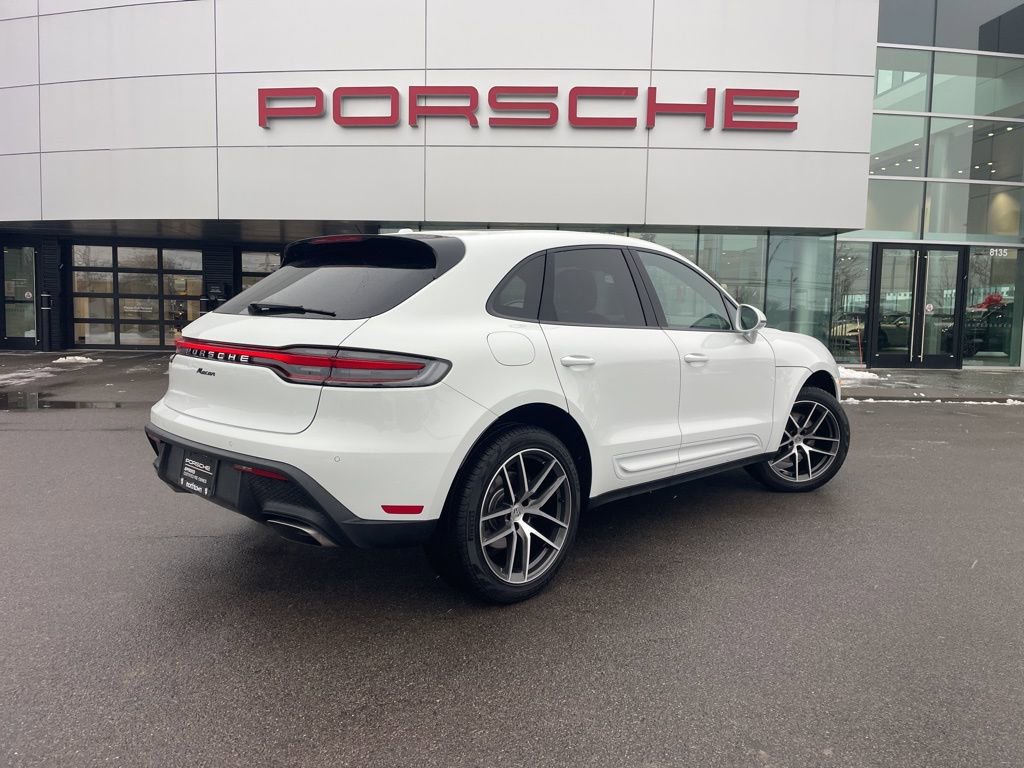 Certified 2025 Porsche Macan image 11