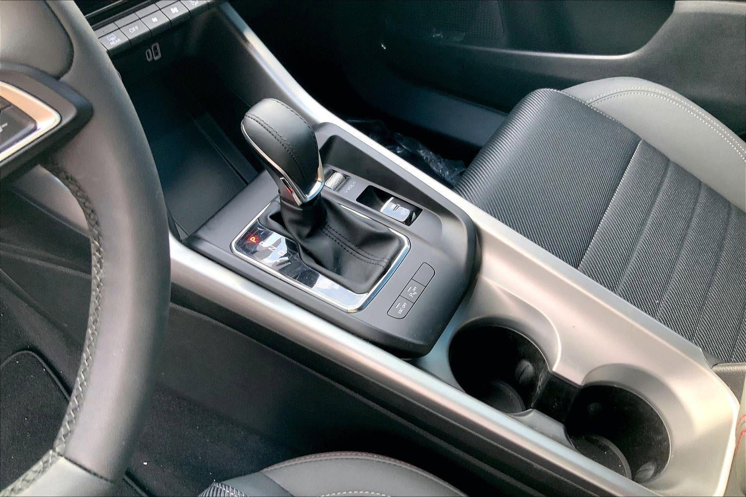 Used 2024 Dodge Hornet GT w/ GT Blacktop Package image 18