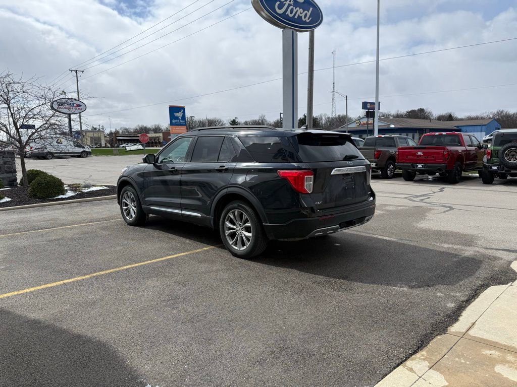 Used 2023 Ford Explorer XLT w/ Equipment Group 202A image 7