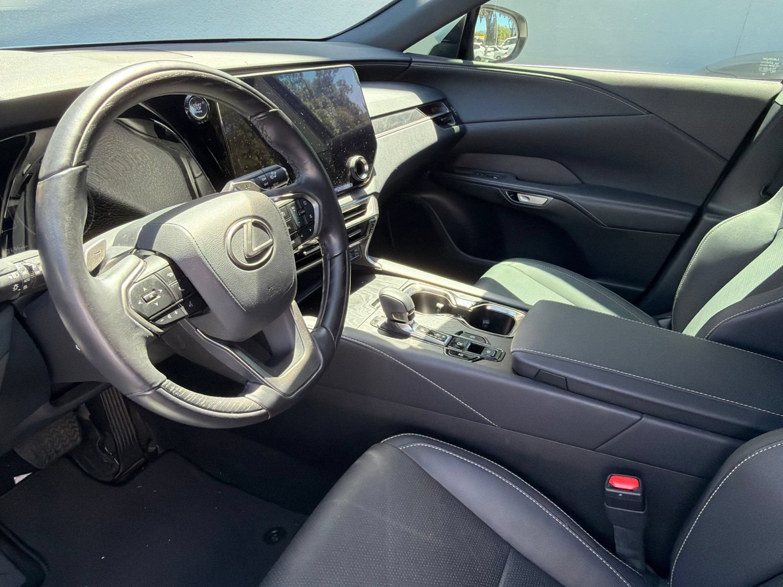Used 2023 Lexus RX 350 Premium Plus w/ Cold Area Package FWD image 4