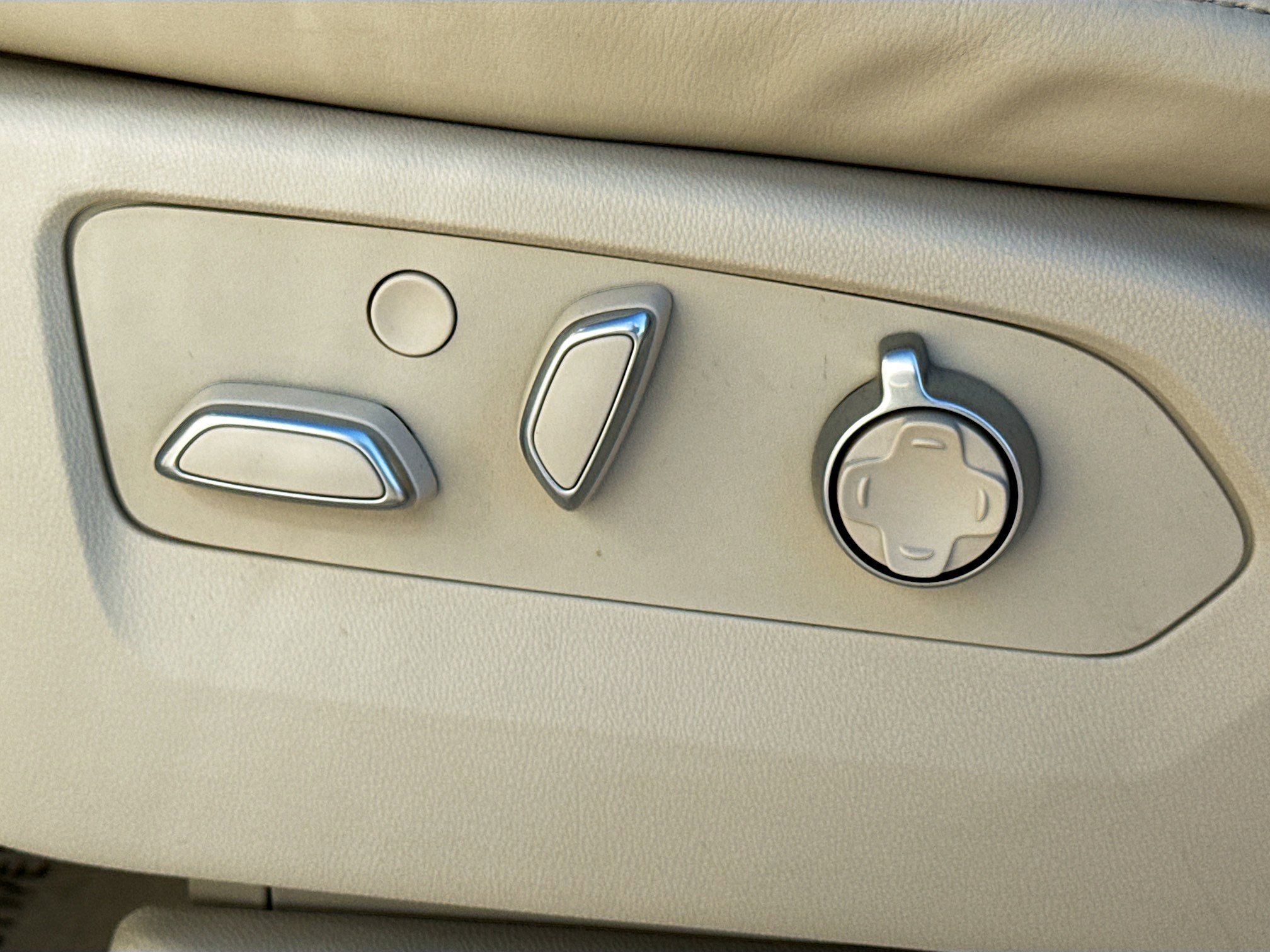 Used 2025 Cadillac Escalade ESV Sport Platinum image 27