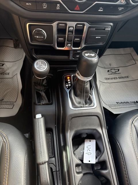 Used 2024 Jeep Wrangler Sahara w/ Technology Group AWD/4WD image 11