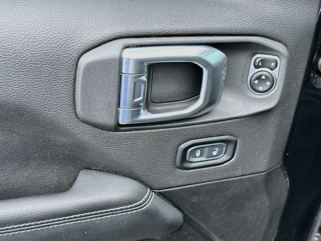 Certified 2023 Jeep Wrangler Unlimited Sahara AWD/4WD image 19