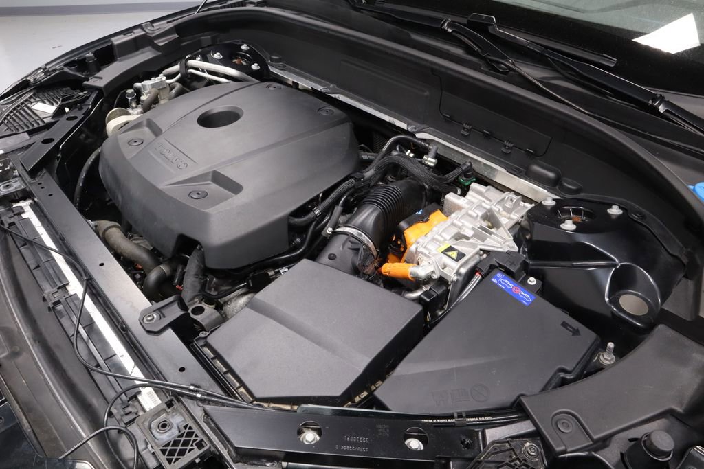 Used 2024 Volvo XC60 T8 Core image 13