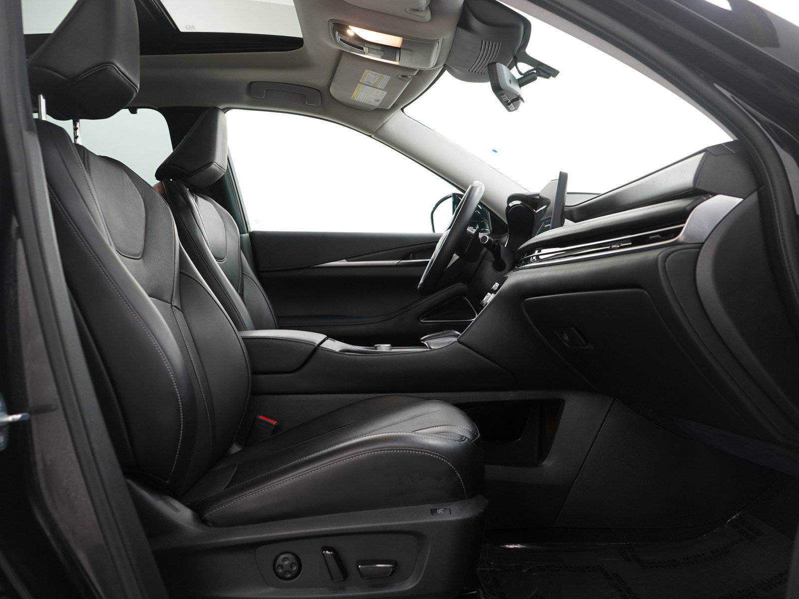 Used 2022 INFINITI QX60 Sensory image 12