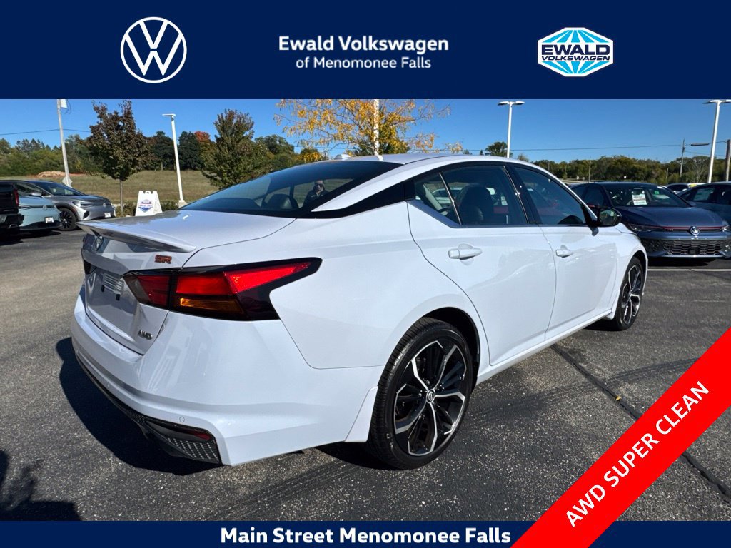 Used 2024 Nissan Altima 2.5 SR AWD/4WD image 7
