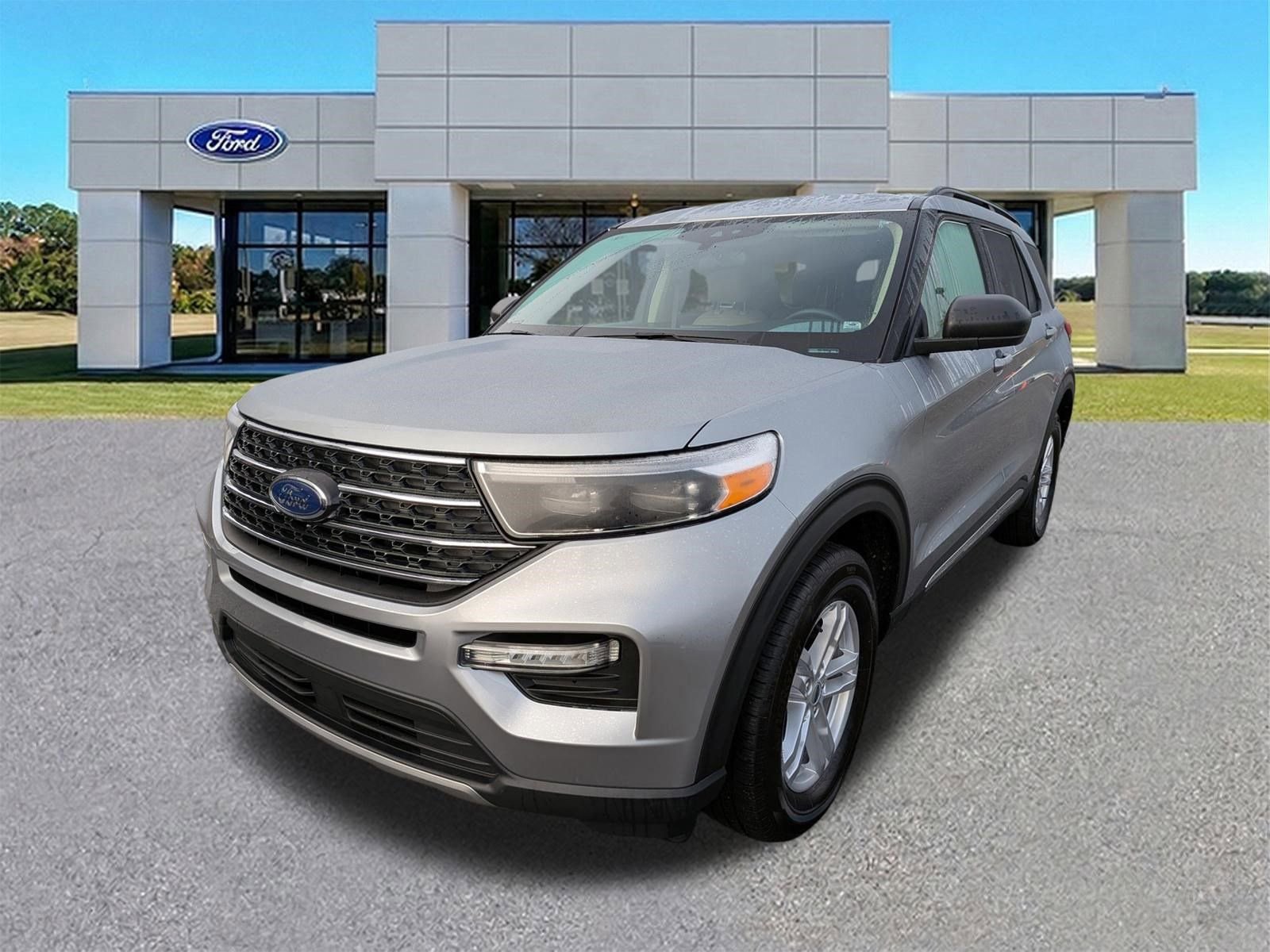 Certified 2023 Ford Explorer XLT w/ Equipment Group 202A image 8