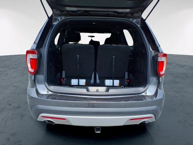 Used 2017 Ford Explorer XLT AWD/4WD image 8