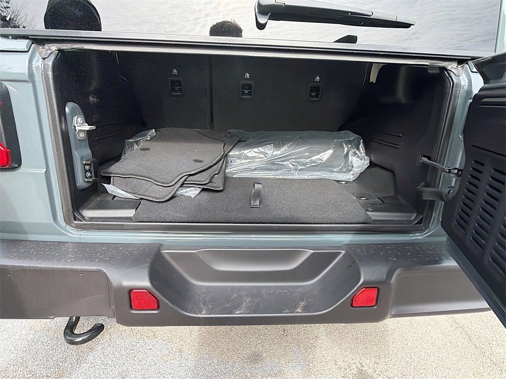 Used 2025 Jeep Wrangler Unlimited Sahara image 30