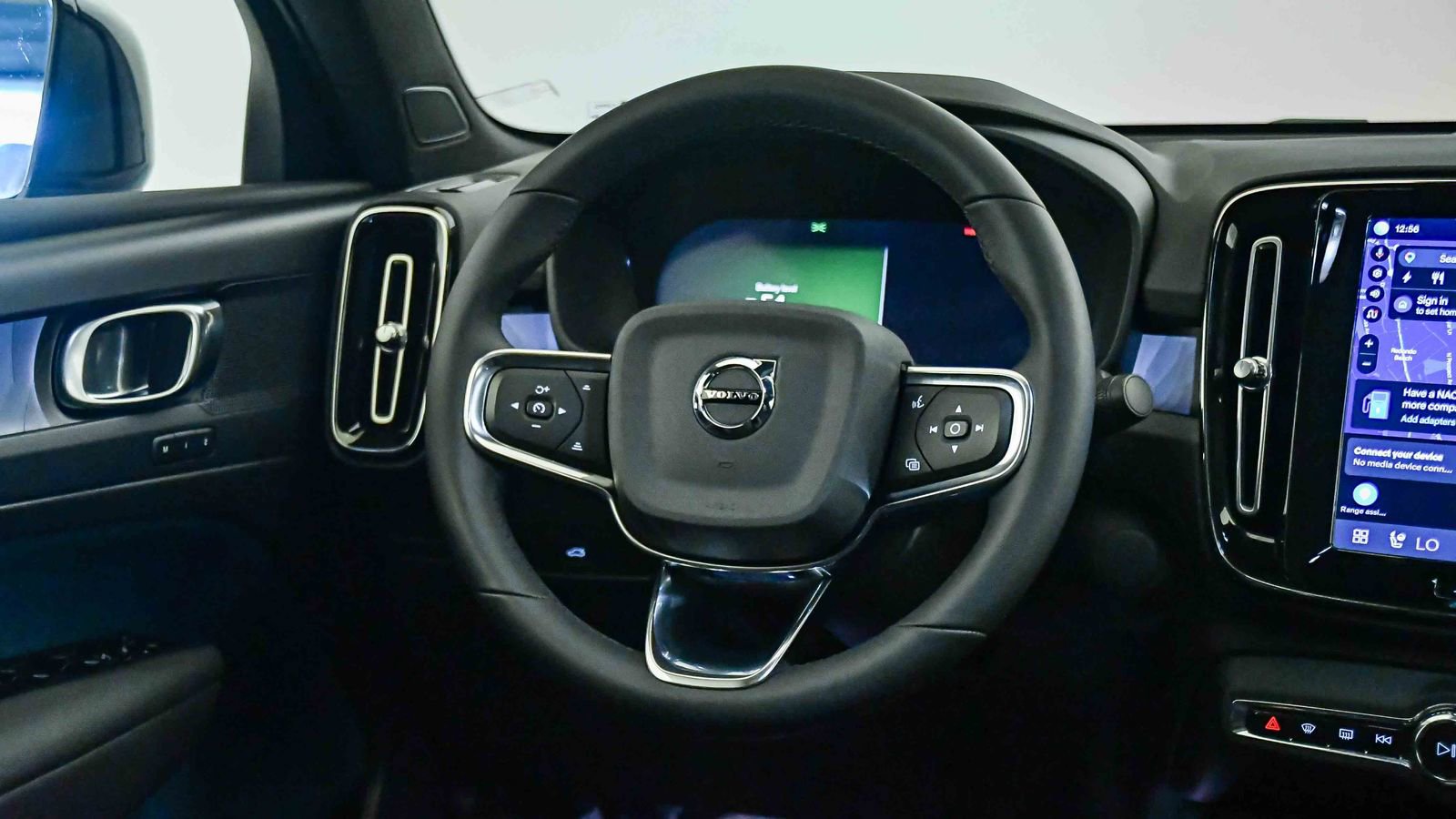 Certified 2023 Volvo C40 P8 Recharge Plus w/ Climate Package AWD/4WD image 14