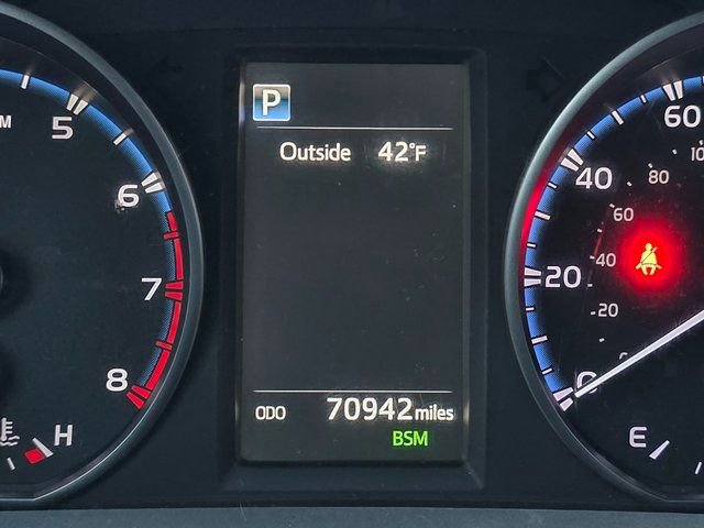 Used 2018 Toyota RAV4 XLE w/ Plus Extra Value Package image 30