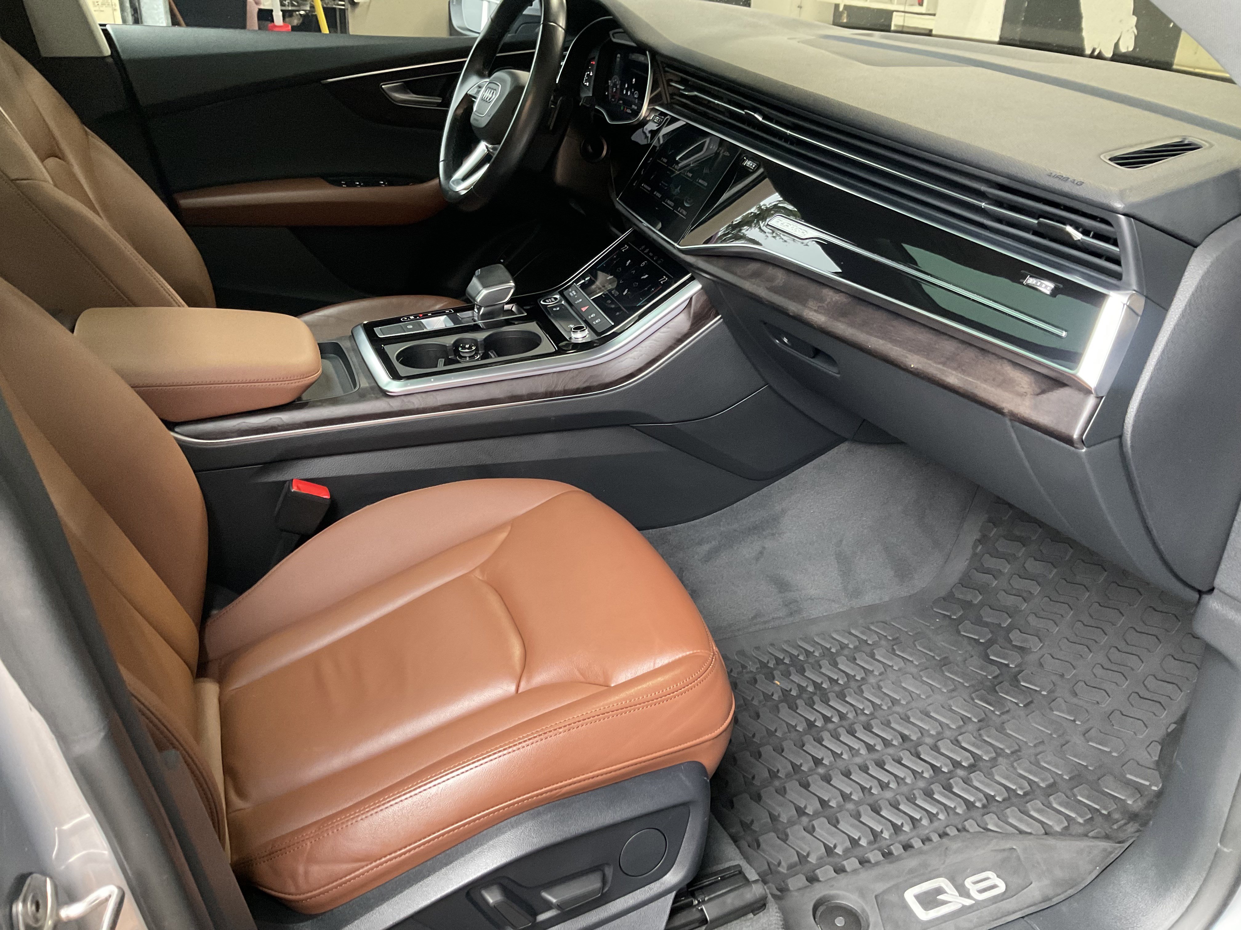 Used 2022 Audi Q8 Premium w/ Convenience Package AWD/4WD image 27