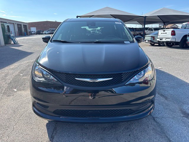 New 2027 Chrysler Pacifica LX FWD image 2