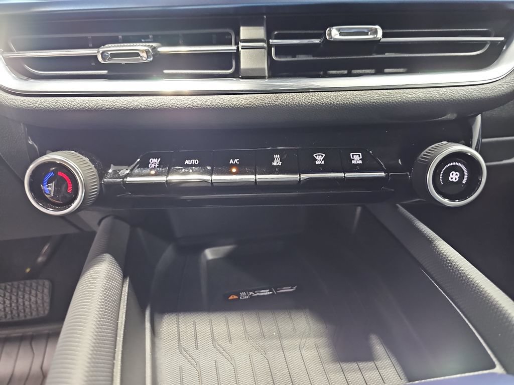 Used 2025 Chevrolet Equinox EV LT w/ LPO, All-Weather Mat Package FWD image 21
