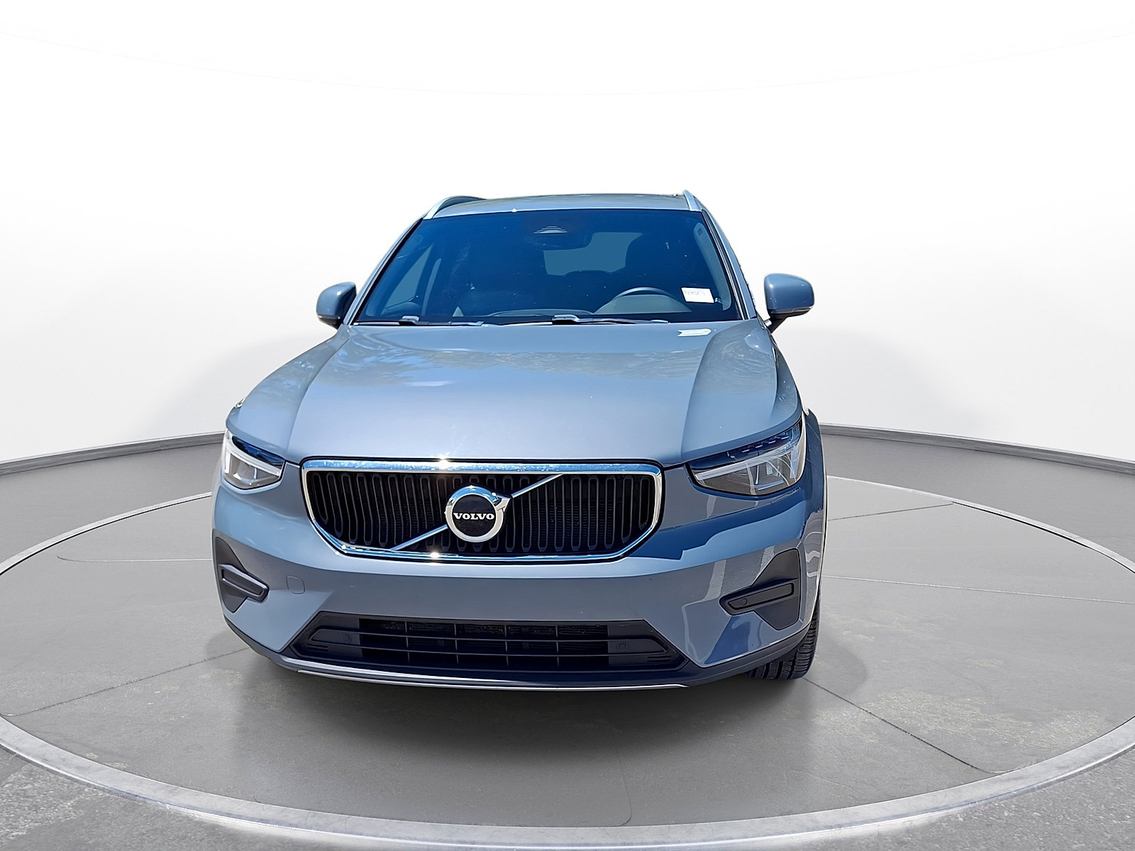 Used 2023 Volvo XC40 B5 Core AWD/4WD image 3