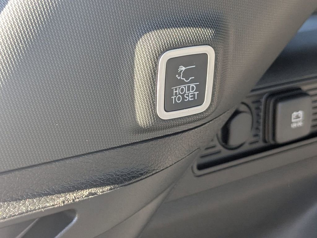 New 2025 Jeep Grand Cherokee Limited w/ Black Appearance Package image 33